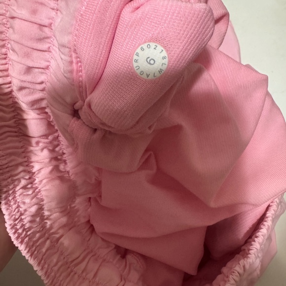 Lululemon Hotty Hot Short II *2.5" Miami Pink - Picture 4 of 4